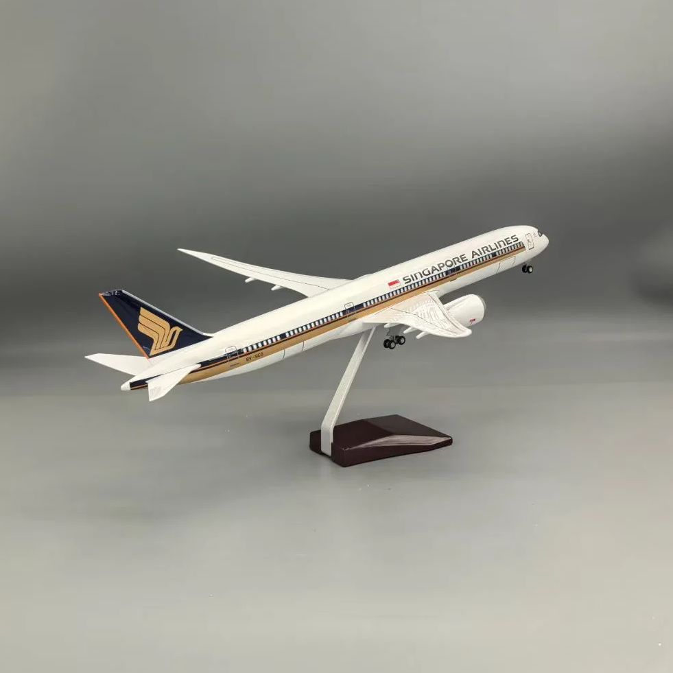 نموذج طائرة من الراتنج بمقياس  - مراجعة Model Kit Singapore وسعره