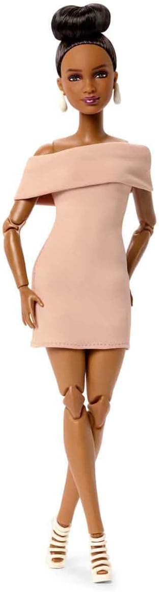 مجموعة دمى باربي الأساسية الأص - مراجعة Mattel Toy Barbie وسعره