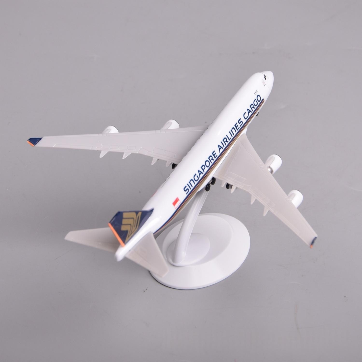 نموذج طائرة بلاستيكية بطول 20  - مراجعة Model Kit Singapore وسعره