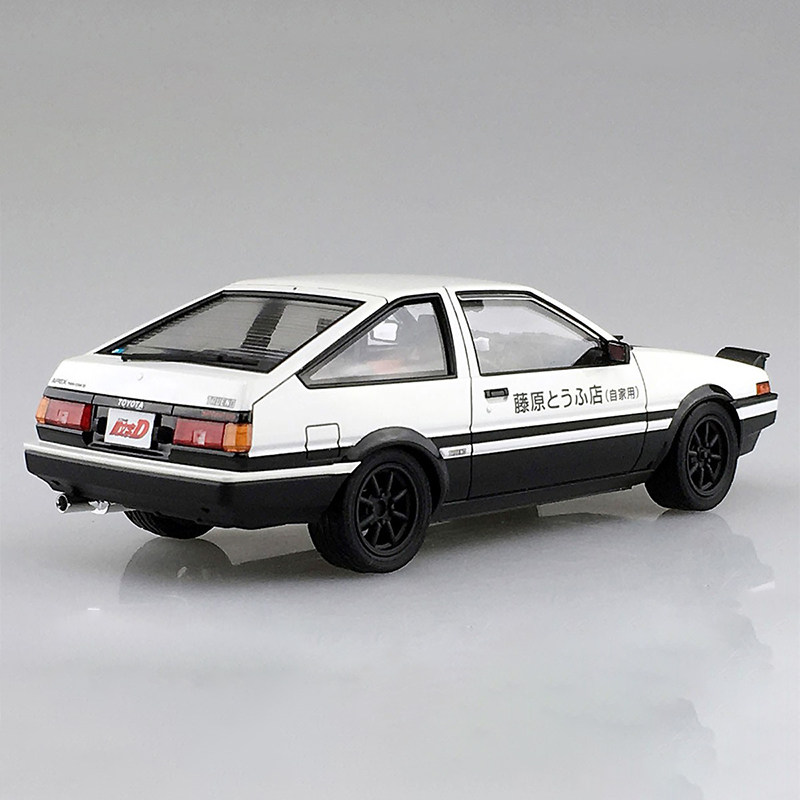 نموذج سيارة للتجميع الثابت من  - مراجعة Model Kit Initial D وسعره